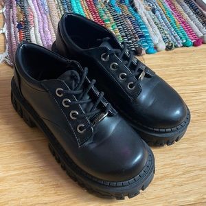 delias teen craft oxfords